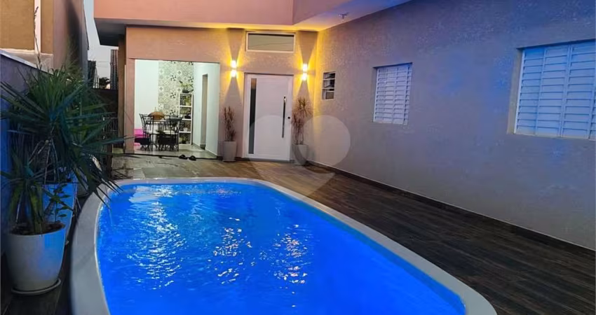 Casa térrea com 3 quartos à venda em Jardim Vista Alegre - SP
