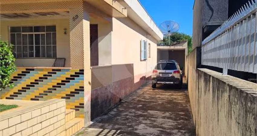 Terreno à venda em Alvinópolis - SP