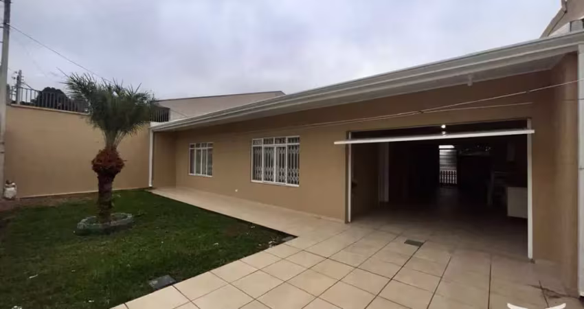 Casa com 4 quartos para alugar na Rua Ney Romanó, 420, São Braz, Curitiba