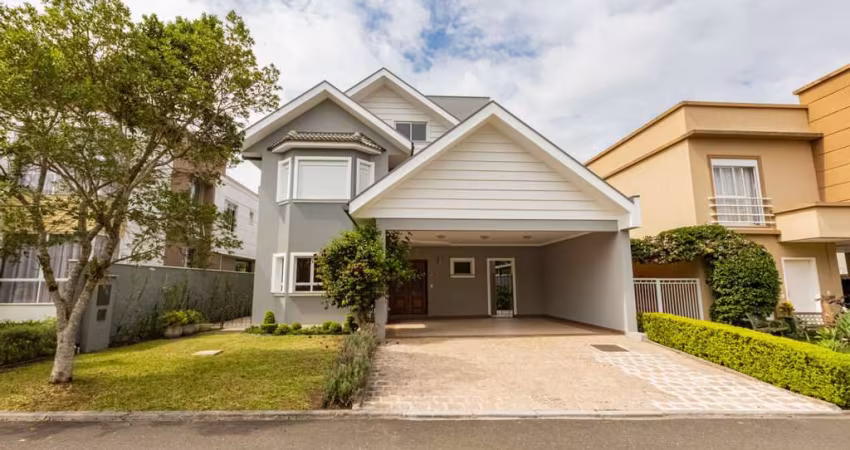 Casa em SANTA FELICIDADE com 295,54m²