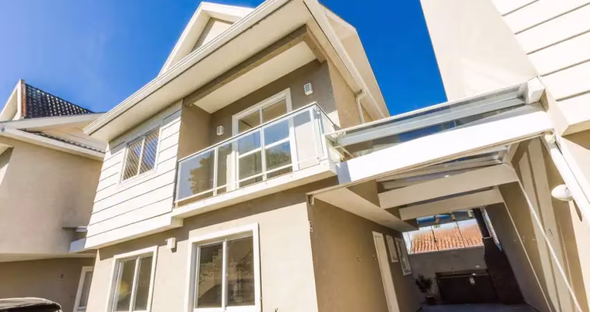 Sobrado em condominio em santa felicidade com 139,67m²