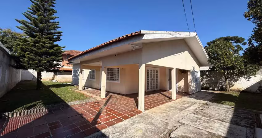 Casa com 3 quartos para alugar na Rua Bôrtolo Parise, 295, São Braz, Curitiba