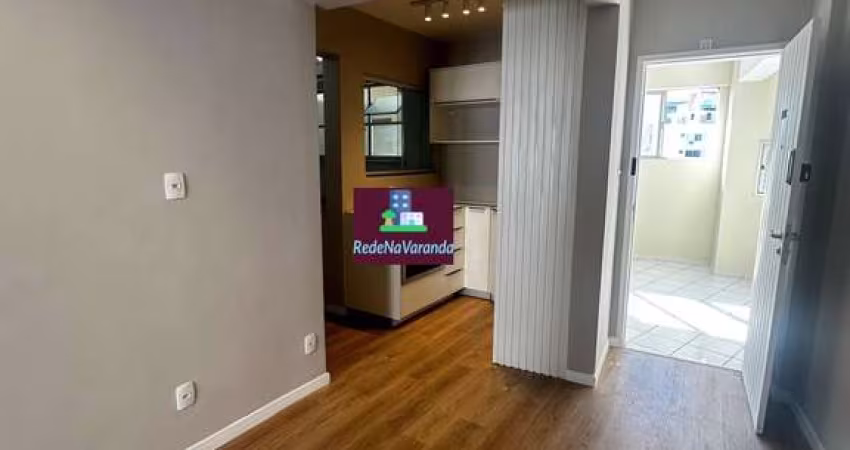 Apartamento 2 Quartos- reformado. Centro - Florianópolis/SC
