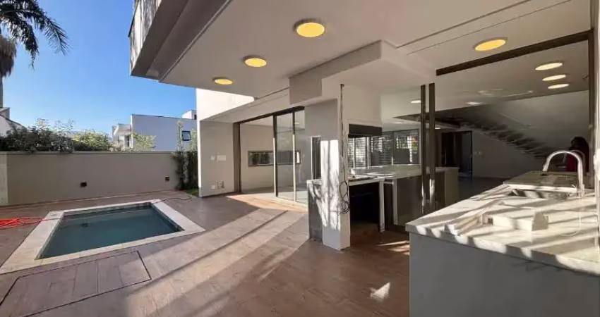Casa em condomínio fechado com 4 quartos à venda no Alphaville, Santana de Parnaíba 