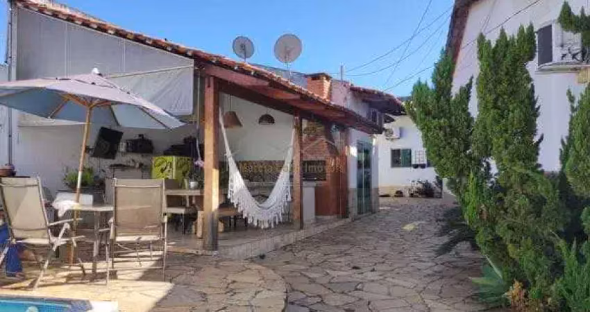 Casa à venda 3 Quartos, 1 Suite, 3 Vagas, 357M², Vila Brasília, Aparecida de Goiânia - GO