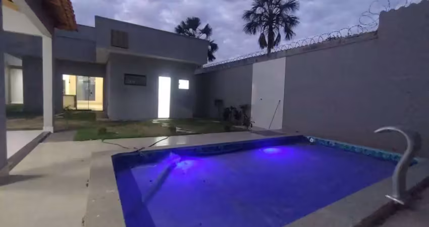 Casa à venda – 3 dormitórios | piscina | churrasqueira | jardim
