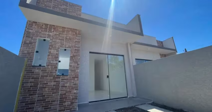 Casa de praia, próximo ao balneário de caiobá, com 2 anos de uso com o comércio bem próximo, spermercado, hospital, escola, posto de gasolina, farmácias, 12 quadras da praia central de caiobá.