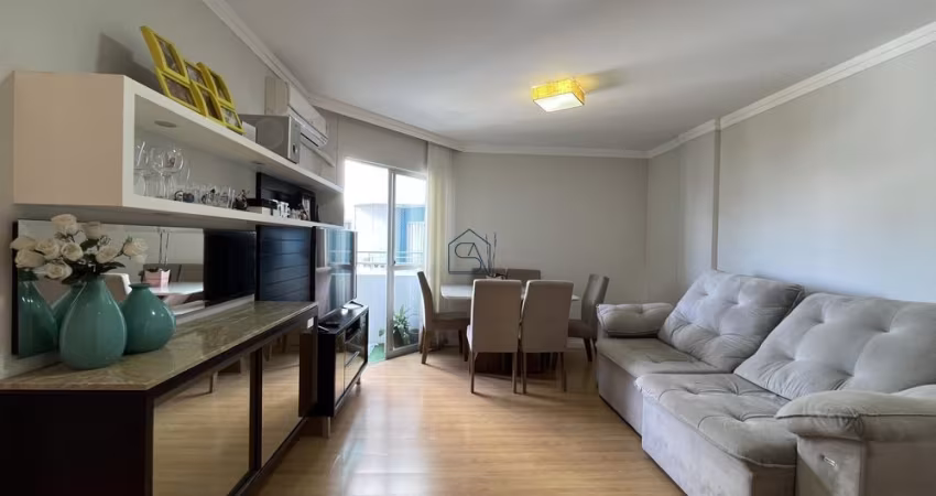 Apartamento com 03 quartos sendo 01 suíte 02 BWC localizado em Barreiros, São José - SC.
