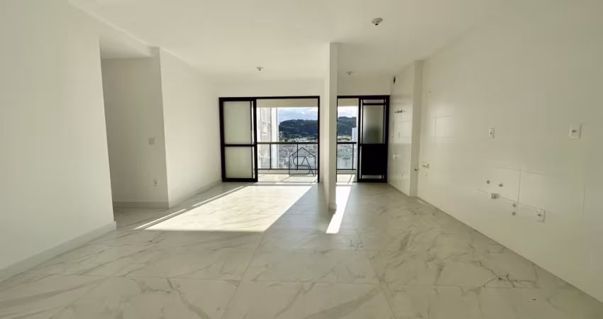 Apartamento com 03 quartos sendo 02 suítes e 03 BWC localizado no Kobrasol, São José - SC.