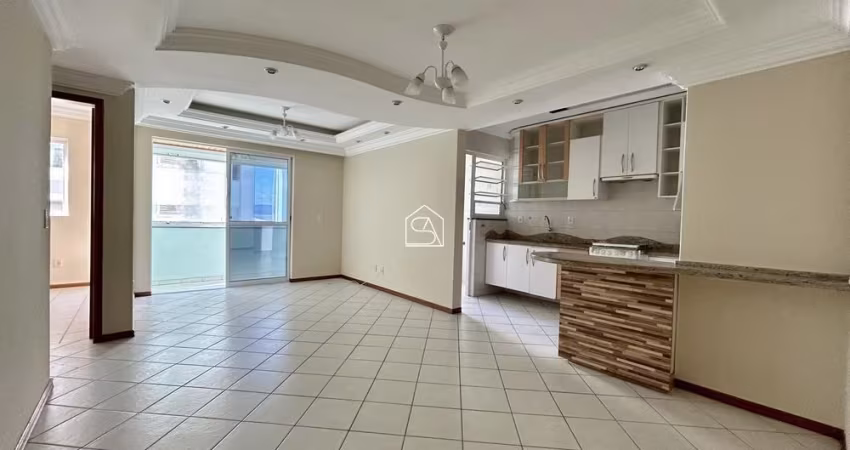 Apartamento com 02 quartos e 01 BWC localizado em Barreiros, São José - SC.