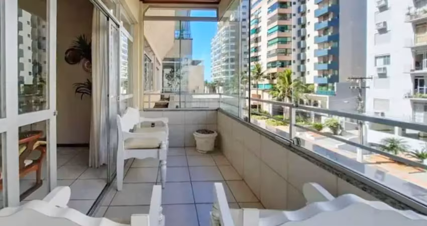 Apartamento com 03 quartos sendo 01 suíte 03 bwc localizado no centro de florianópolis sc.