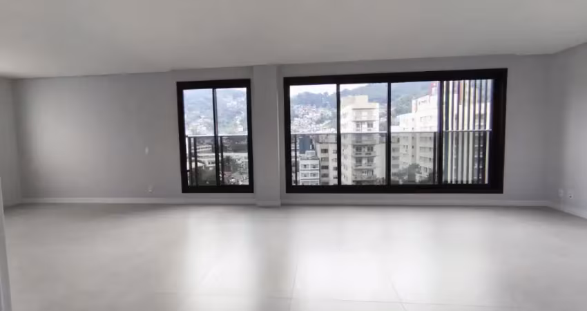 Apartamento à venda no centro com 03 quartos sendo 01 suíte e 02 bwc localizado em florianópolis sc.