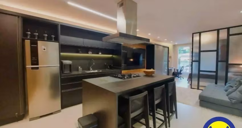 Apartamento  alto padrão, tipo estúdio, sala para dois  ambientes, sacada, cozinha planejada, 1 vaga livre e coberta localizado no centro de florianópolis sc.