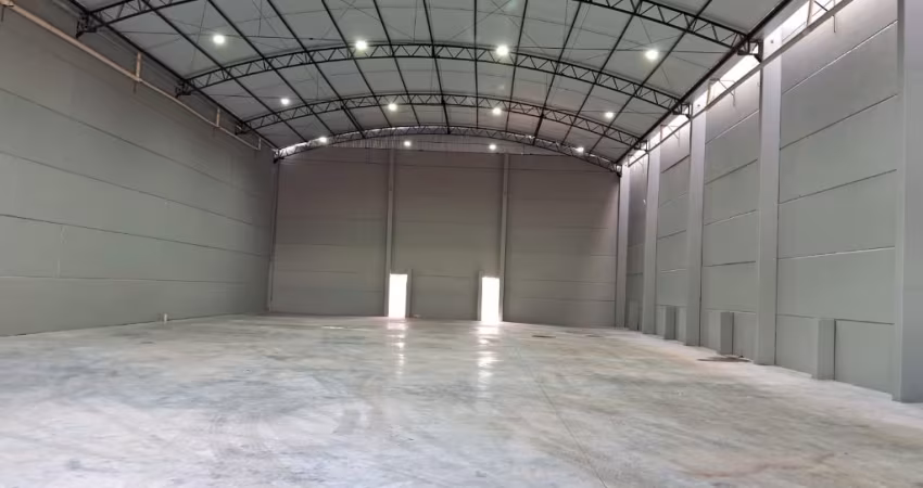 Aluga-se/Vende-se galpão perto da Av. Tiradentes e Cia Cacique em Londrina