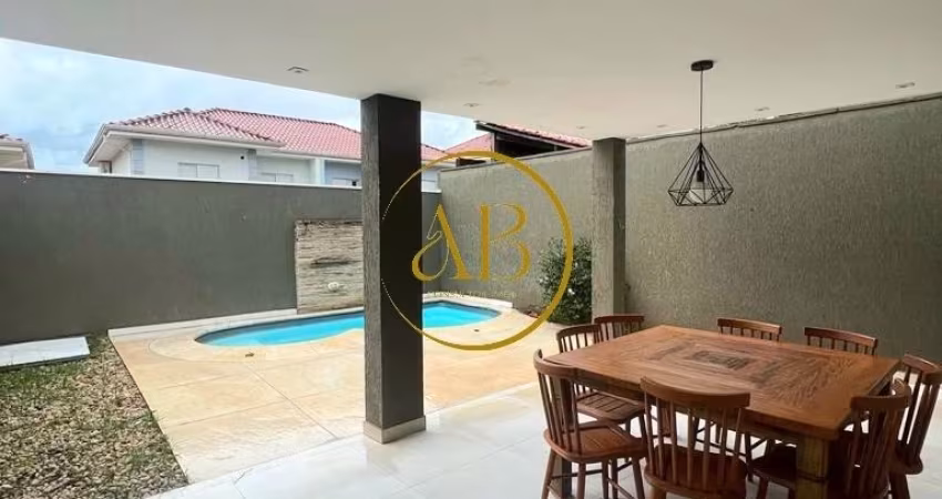 Linda casa em Condomínio fechado com total segurança e completo
