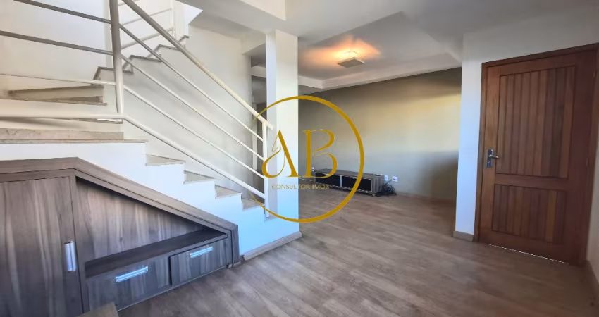 Excelente Casa num ótimo condomínio fechado com lazer completo