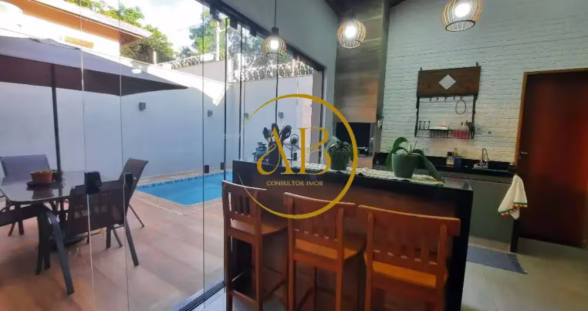 Linda casa térrea num dos condomínios mais completos no lazer