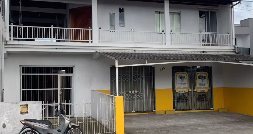 Casa para alguel no bairro cordeiros com um dormitório e uma suíte e duas vagas de garagem