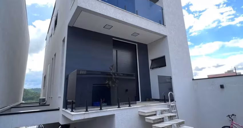 Casa à venda na Avenida das Açucenas, Portais (Polvilho), Cajamar