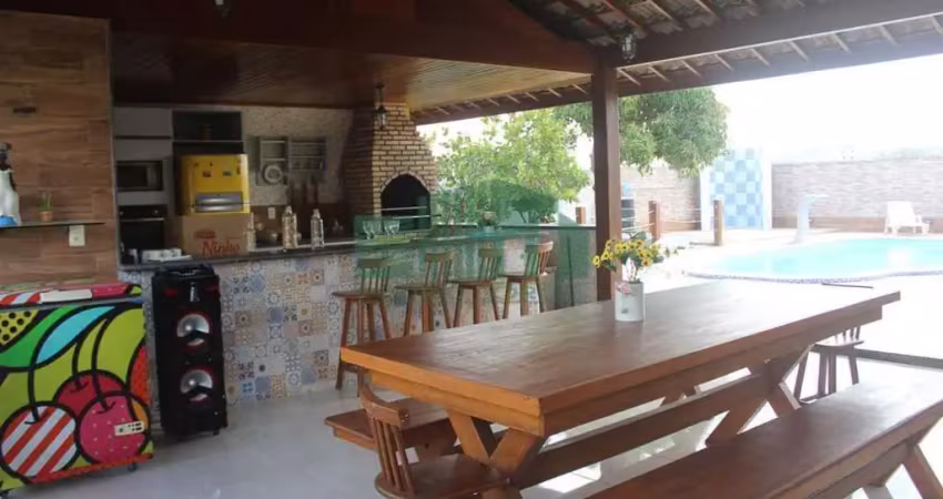 Casa com 5 quartos à venda na Avenida Themístocles Torres Resende, Bairro Novo, Gravatá