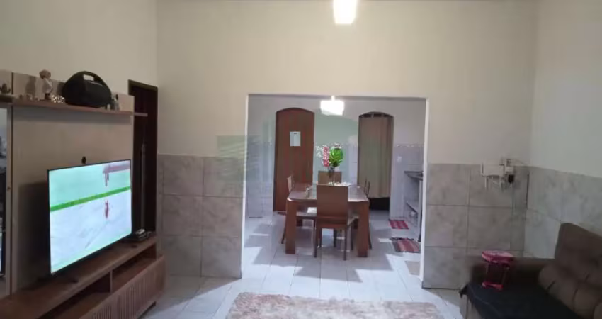 Casa à venda na Avenida Cícero Batista de Oliveira, Santa Luzia, Gravatá