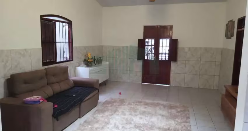 Casa à venda na Avenida Cícero Batista de Oliveira, Santa Luzia, Gravatá