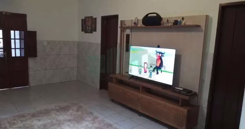 Casa à venda na Avenida Cícero Batista de Oliveira, Santa Luzia, Gravatá