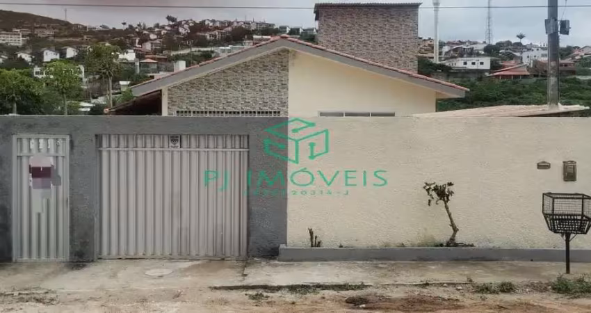 Casa com 3 quartos para alugar na Av um, Cruzeiro, Gravatá