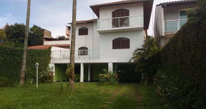 Casa 5 Quartos no Condomínio Alto dos Pinheiros