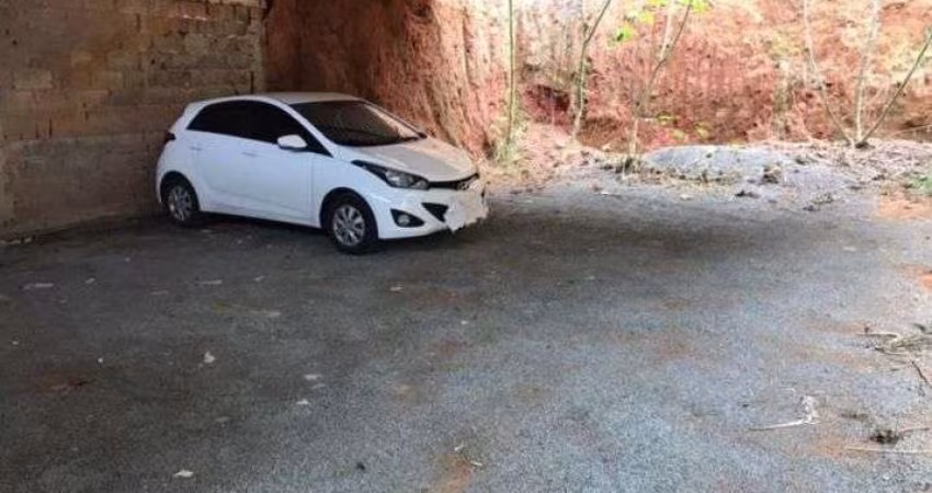 Terreno à venda, medindo 300 m² por R$160.000,00