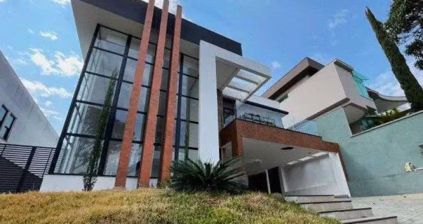 Casa de 4 quartos sendo 3 suites no Spinaville
