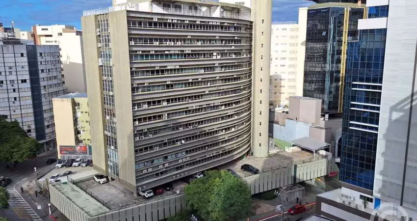 Loja comercial no coração de florianópolis: ampla e bem localizada