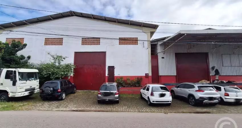 Galpão de 746 m² com amplas facilidades logísticas em são josé