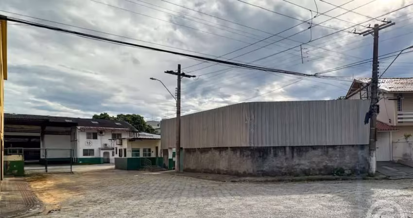 Galpão ideal para operações logísticas em são josé, com amplo espaço de estacionamento