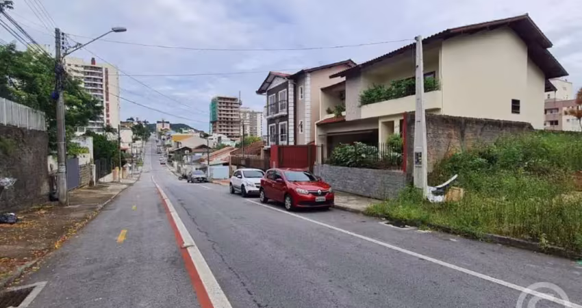 Terreno comercial amplo e sem mobília em são josé: uma oportunidade única para expandir seu negócio