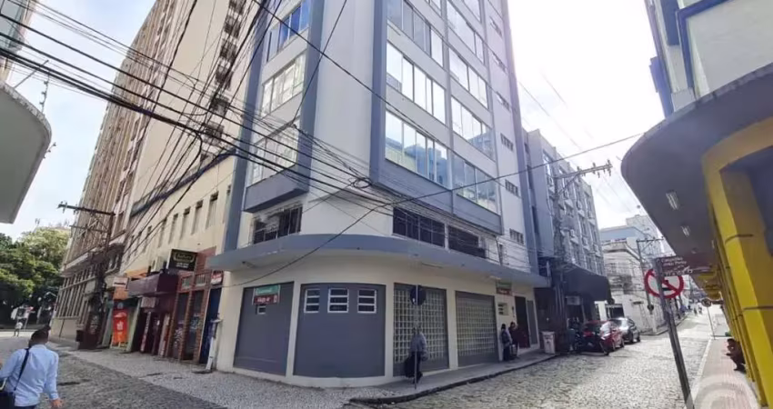 Prédio comercial para alugar no centro de florianópolis: espaço e localização privilegiada