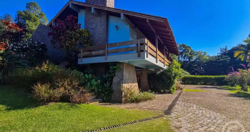 Residência ampla e mobiliada em santo antônio de lisboa