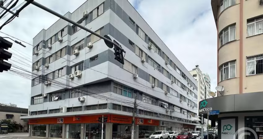 Ampla loja térrea no estreito: um espaço ideal para o seu negócio prosperar
