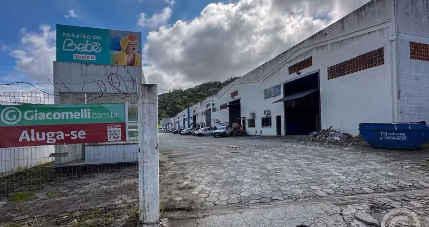 Galpão espaçoso em são josé, localização estratégica para o seu negócio