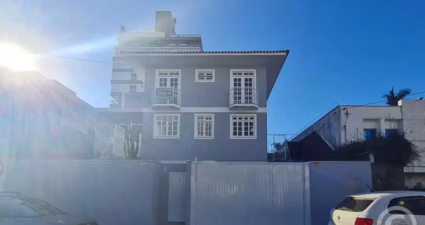 Apartamento espaçoso no centro de florianópolis, ideal para famílias