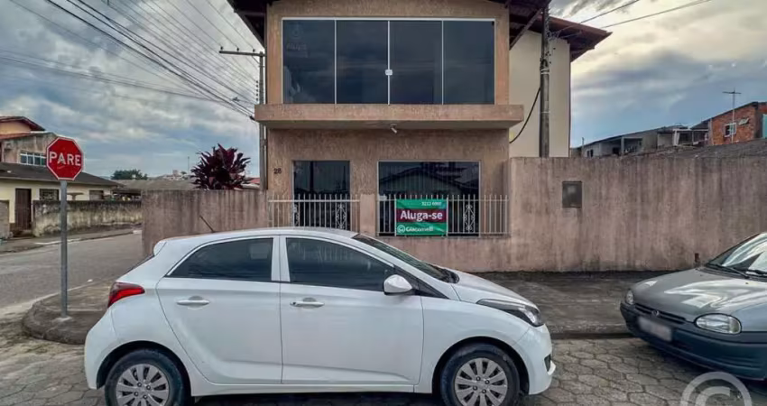 Casa comercial de dois andares em caminho novo para aluguel
