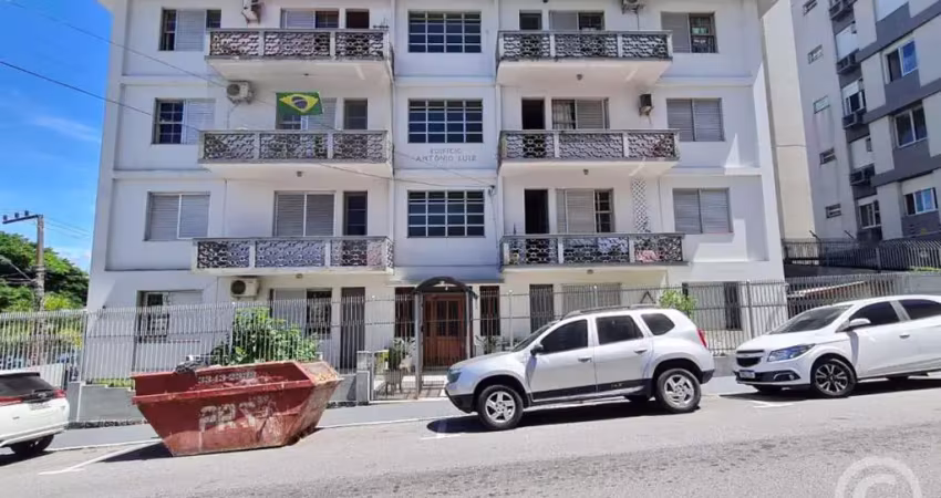 Desfrute do conforto em um apartamento semimobiliado no centro de florianópolis