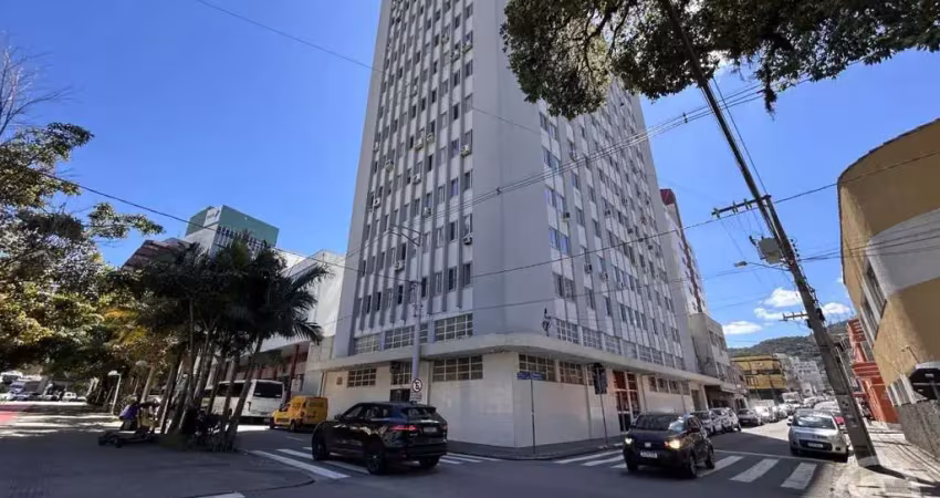 Apartamento semimobiliado no centro de florianópolis: praticidade e conforto para sua família