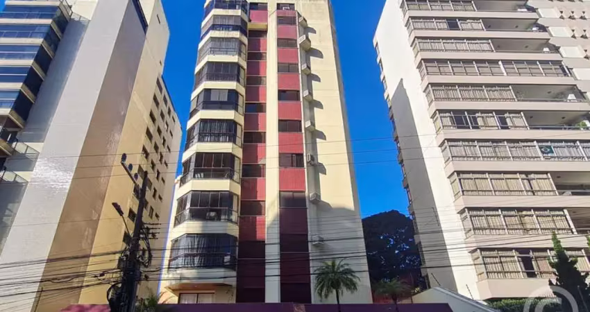 Apartamento mobiliado com suíte e closet no centro de florianópolis