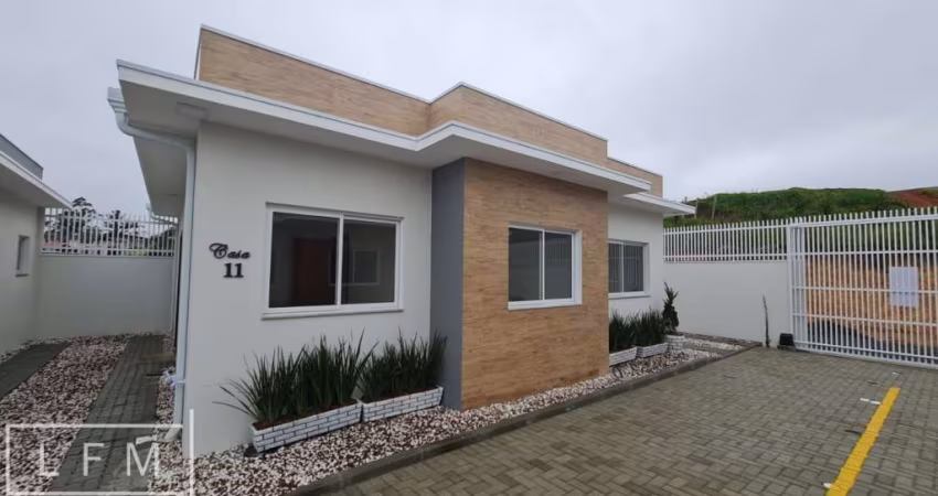 CASA EM CONDOMÍNIO FECHADO