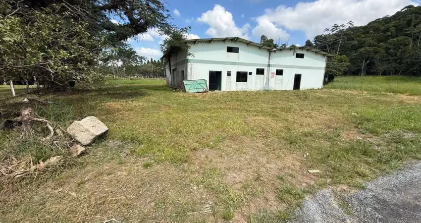 Terreno no interior de balneário piçarras para galpão