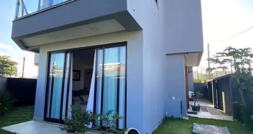 linda casa alto padrão em Penha Sc