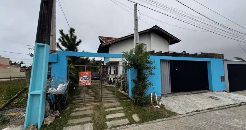 Casa com 3 quartos à venda na Rua Pirabeiraba, 1200, Itacolomi, Balneário Piçarras