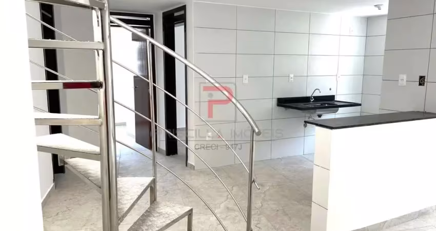 Cobertura duplex com 2 quartos + área de lazer privativa - a 130 metros da praia do bessa