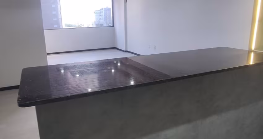 Apartamento reformado com 2 quartos + DCE
